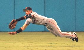 Shinjo impresses manager with diving catch